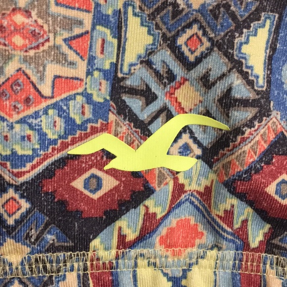 Hollister Medium Support Sports Bra - Picture 4 of 8